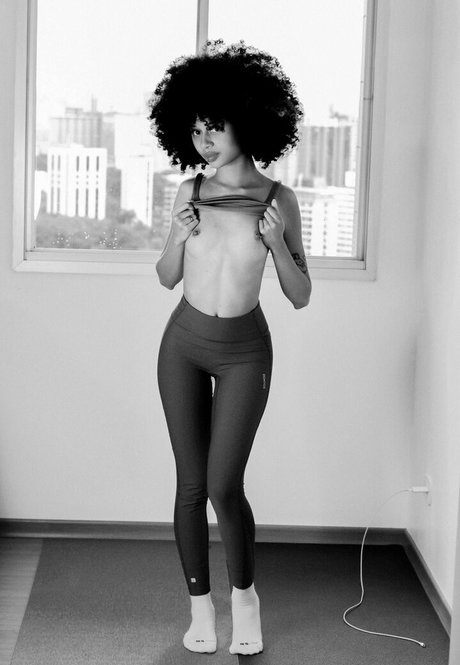 Miss Flat nude star photo