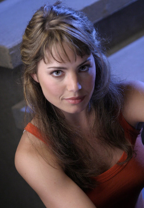 Erica Durance high quality model pics