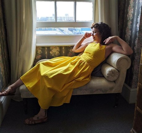 Frankie Ward pretty model galleries