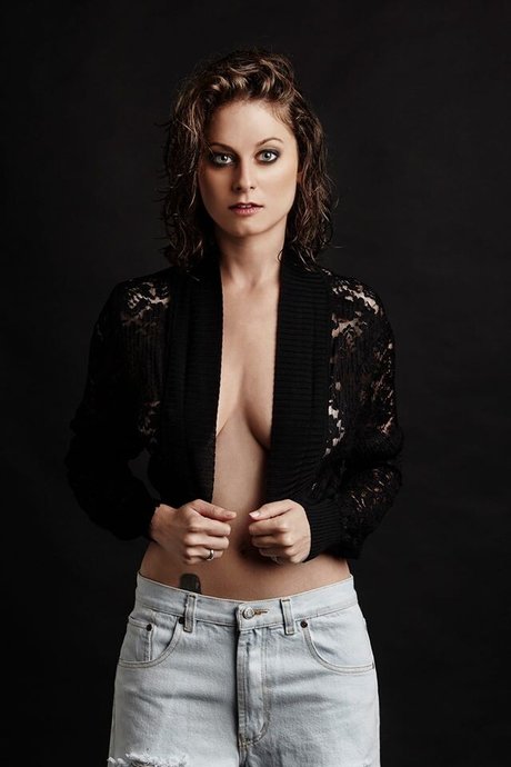 Yael Gayaa star hd pictures