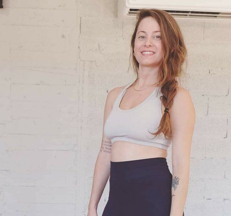 Yael Gayaa star high quality images