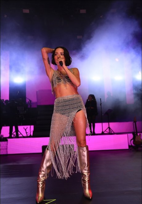 Zeynep Bastik model perfect pictures