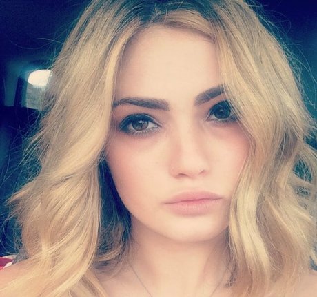 Alexis Raich top actress photo