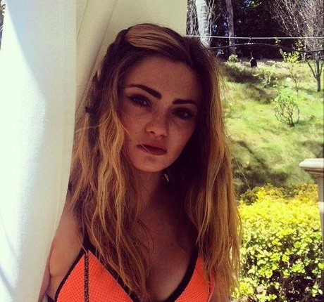 Alexis Raich star naked images