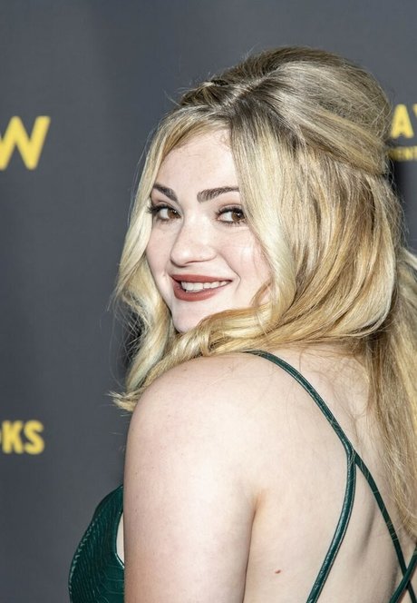 Alexis Raich star exclusive photos