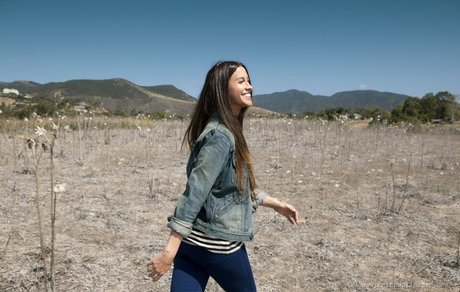 Alanis Morissette sexy model archive