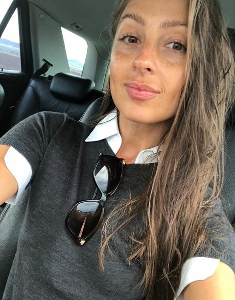 Elizabeth Sentbyeros model nice pictures