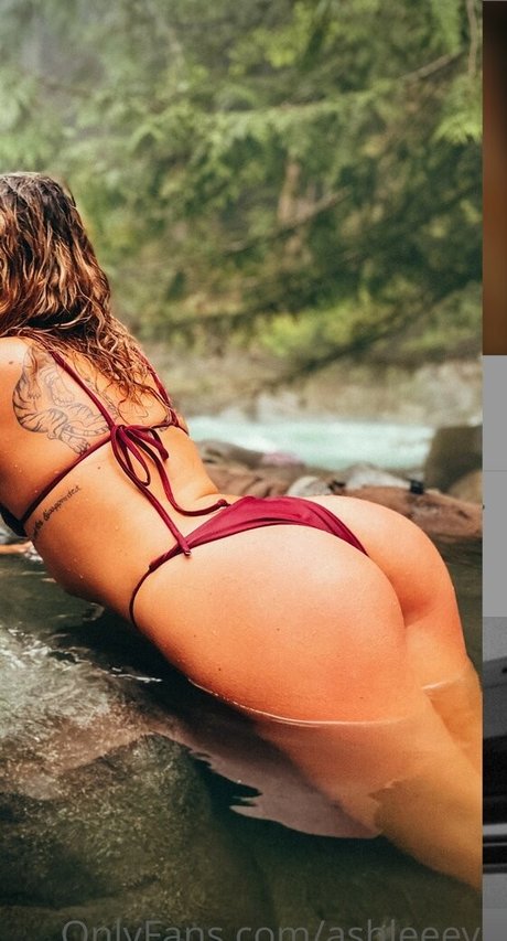 Ashleeey model sexy image