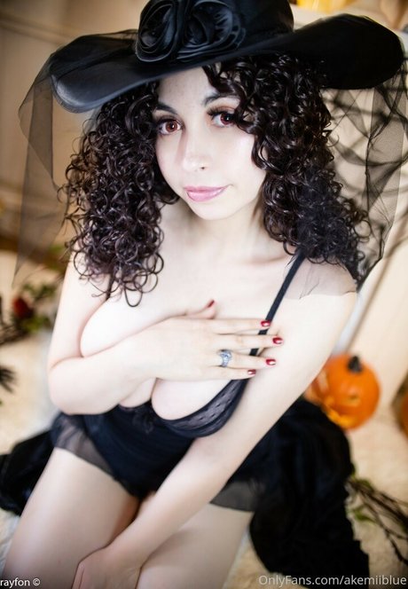 Akemii Blue sex star pictures