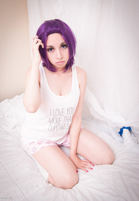 Akemii Blue sexy actress pictures