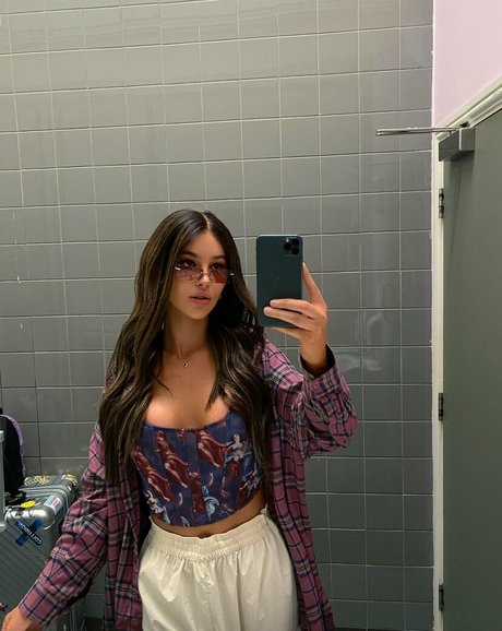 valiumlollipops sexy actress photo