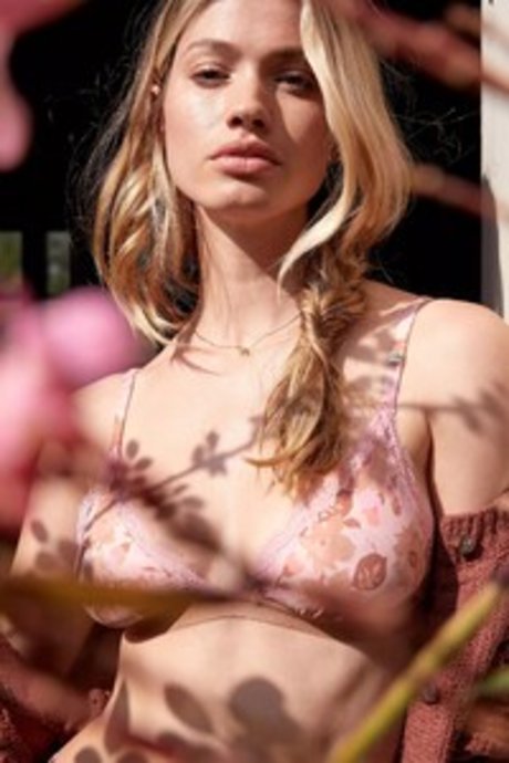 Maggie Rawlins pornographic model gallery