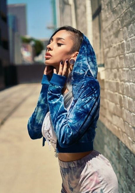 Fawnie hd actress pic