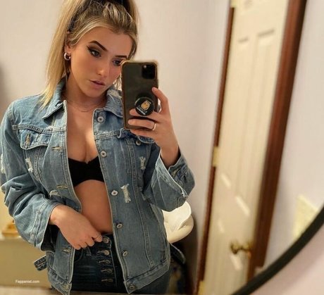 Sweeettails nudes pornstar image