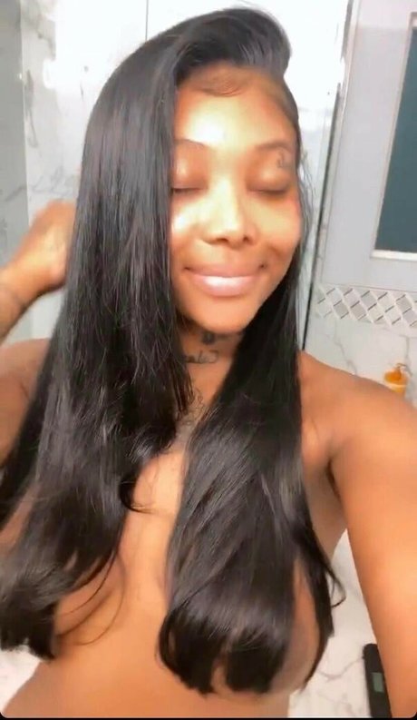 Summer Walker erotic pornstar galleries