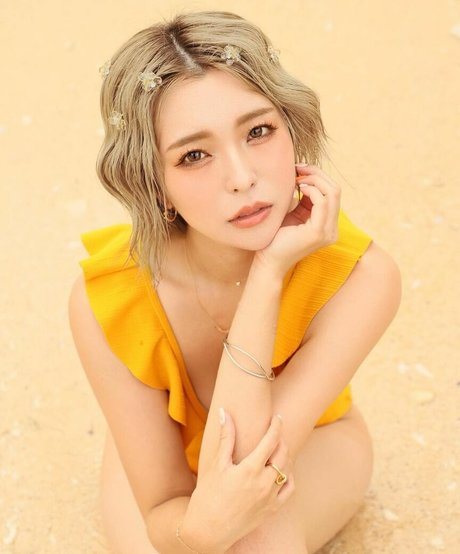 Hitomi 01270 pornstar adult gallery