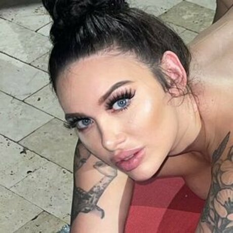 Taytatted erotic model img