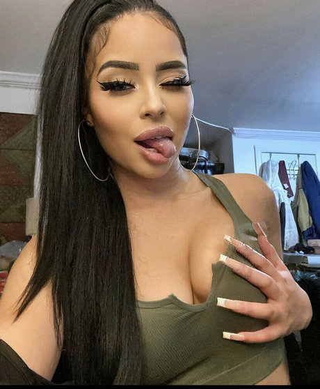 Claudiamolina a sexy pornstar photos