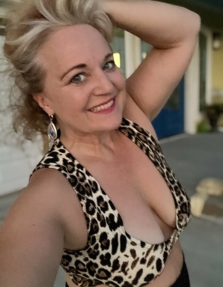 Ginger Hughes69 hot model picture