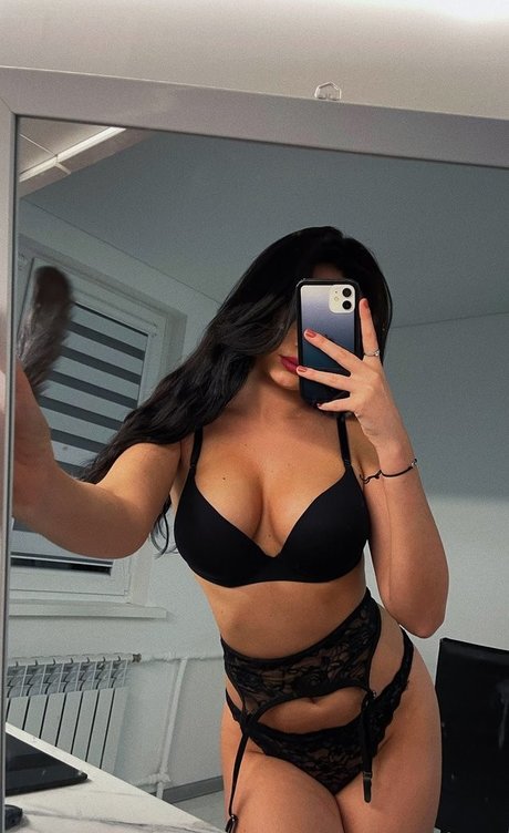 simonastann star erotic photo