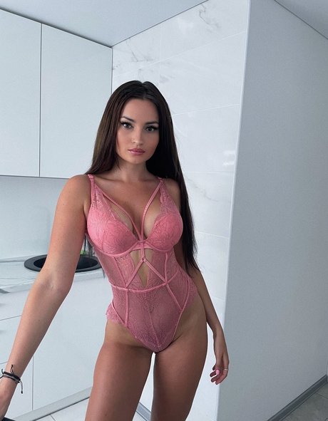 simonastann pornstar nudes pics