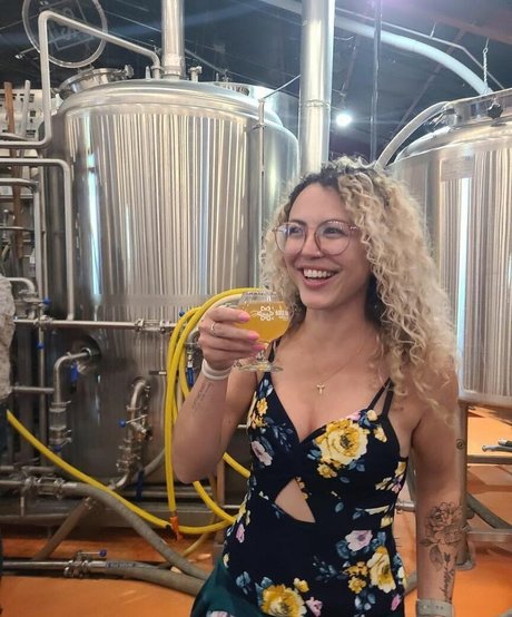 Jazzie Taylor naked model images