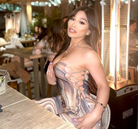 Jaslyn Lee nude star pictures