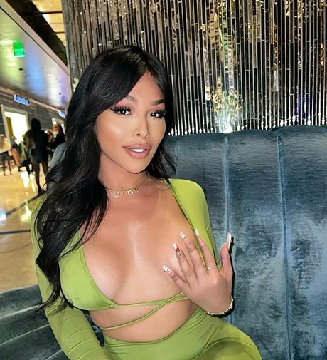 Jaslyn Lee nude pornstar images