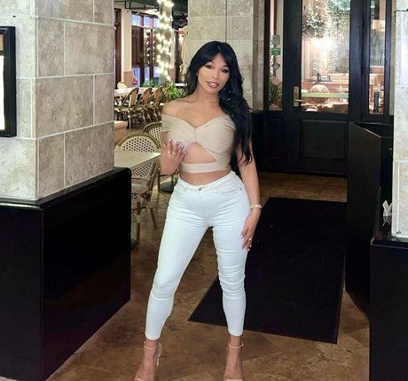 Jaslyn Lee pornstar pics