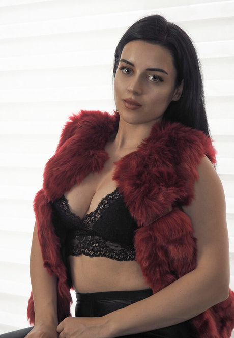 Monie Kulh hd star pictures