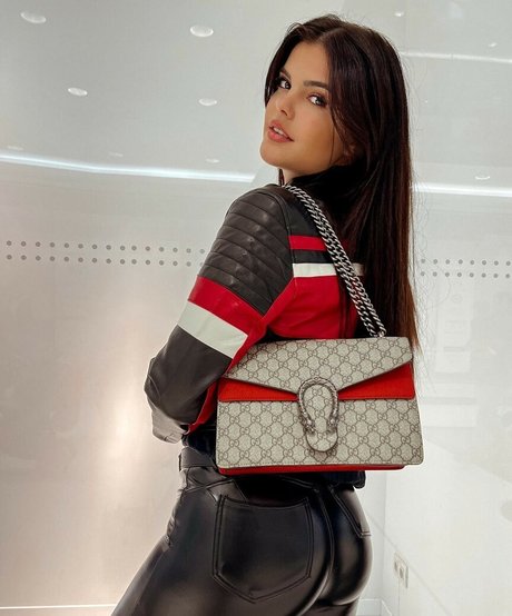 Larawinter star nude image