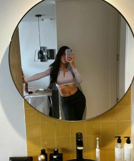 curlyjessica perfect actress img