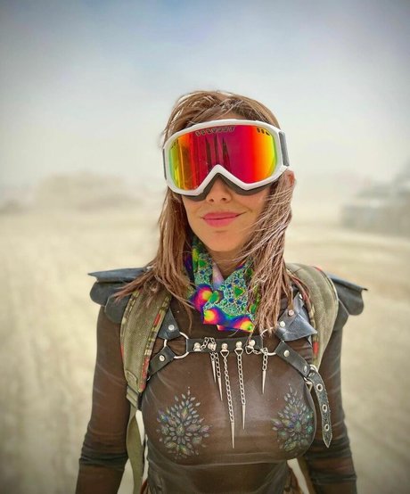 Maria Elisa Camargo pornstar exclusive img