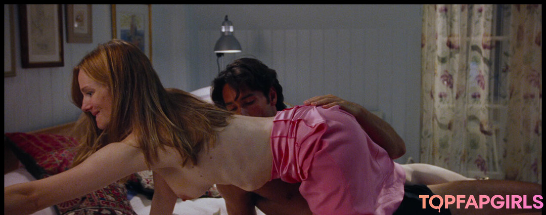 Laura Linney art star photos