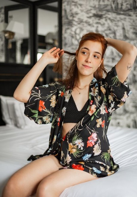 Lou Howard adult model pics