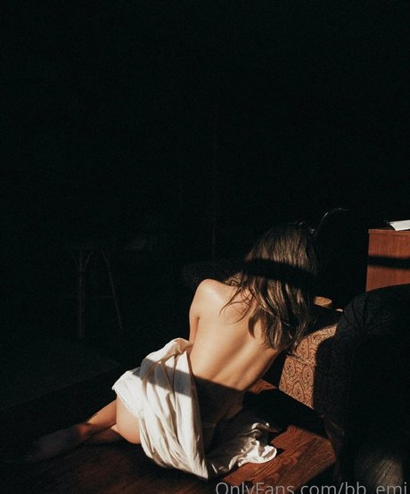 emilythebearrr pretty model pictures