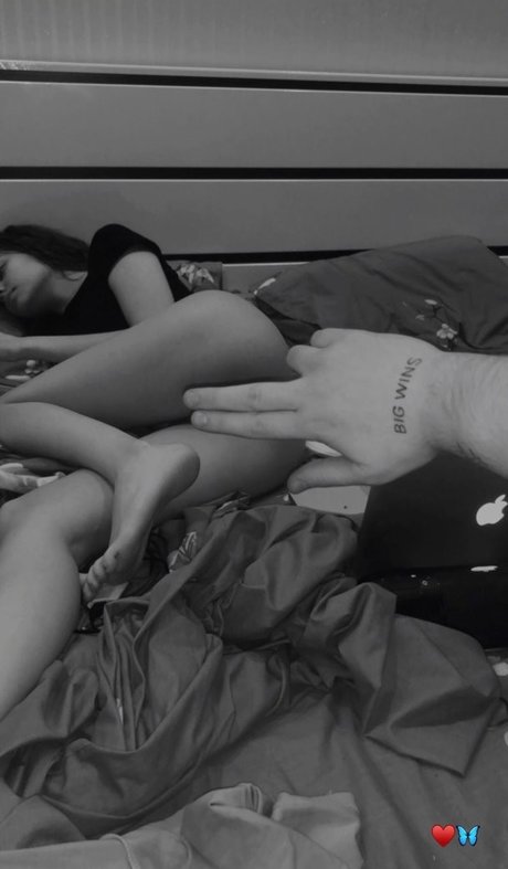 Meflia pornographic model galleries