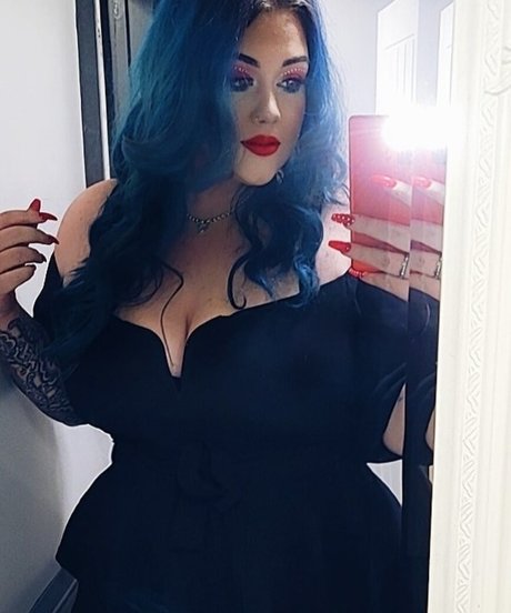 Thatcurvyone star best photo