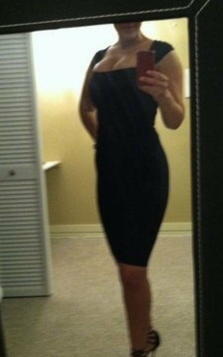 Nikki Irish model art pic