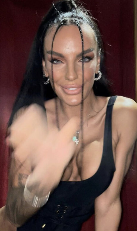 Alisa in wonderland nude pornstar img