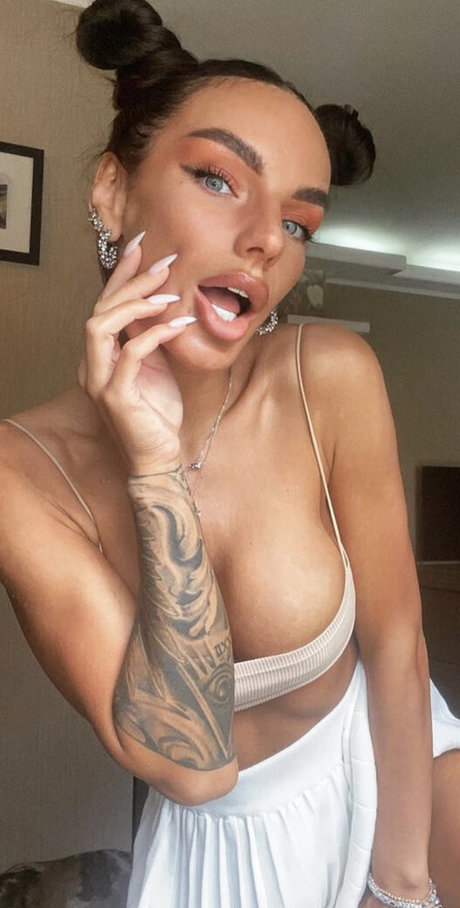 Alisa in wonderland nudes pornstar pics