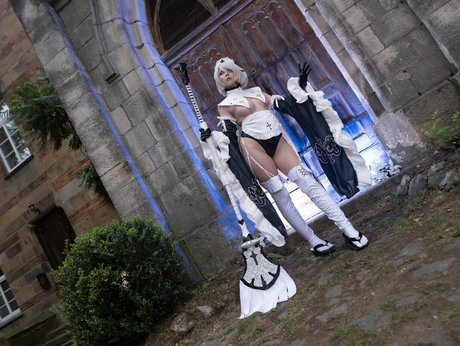 Christine Usi naked model pic