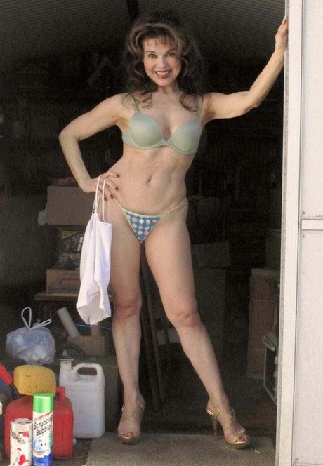 Helena Antonaccio model adult img