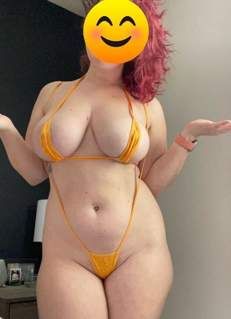 thatbitchmolly model top photo