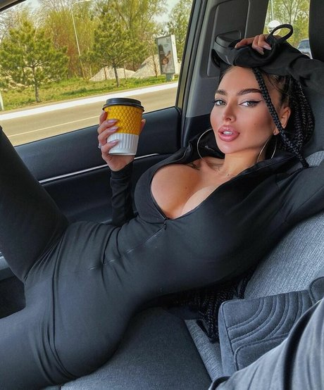 Alena Omovich beautiful star pictures