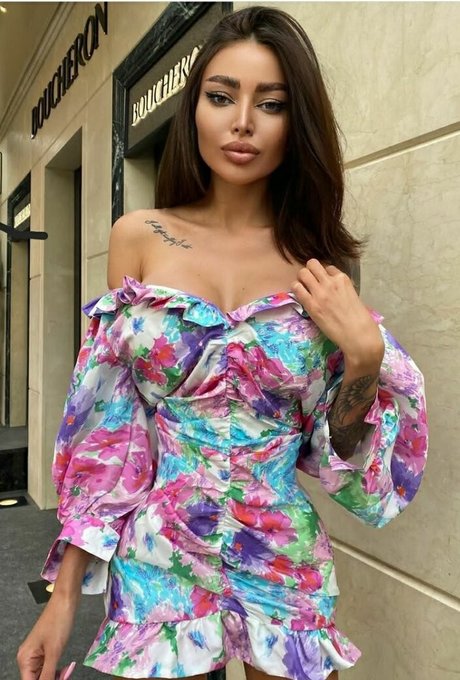 Alena Omovich top star img