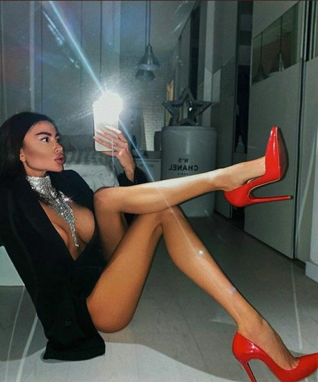 Alena Omovich star art gallery