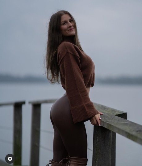 Romina Campion pretty model archive