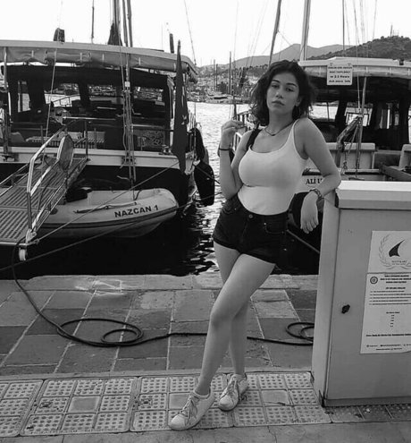 Cansu Cakal sexy pornstar pics