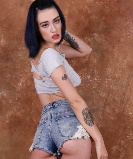 Taylor Evanchak perfect model galleries